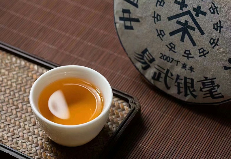 普洱生茶湯色